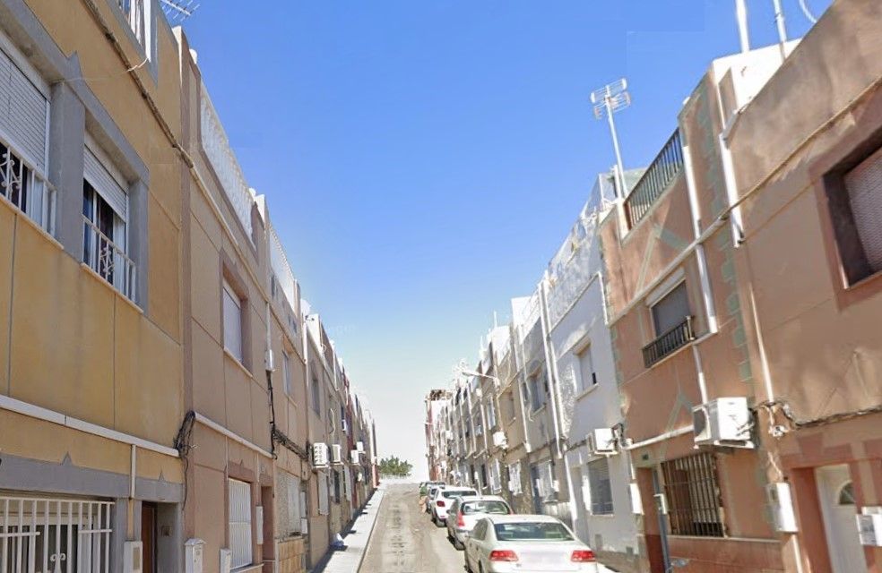 Vista exterior de Casa adosada en venda en  Almería Capital amb Terrassa