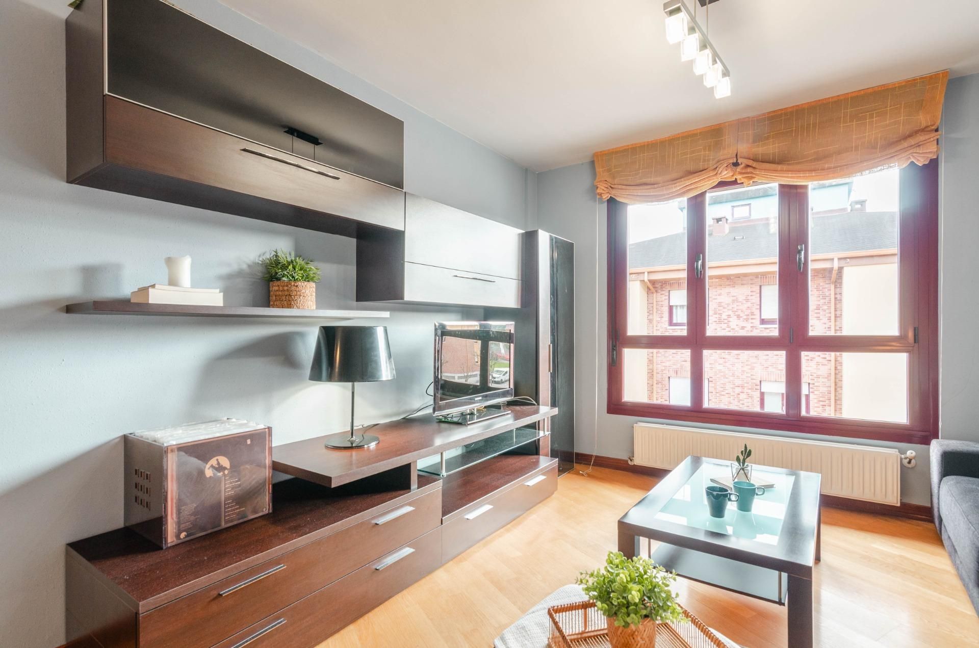 Living room of Flat for sale in Oviedo   with Heating, Terrace and Balcony