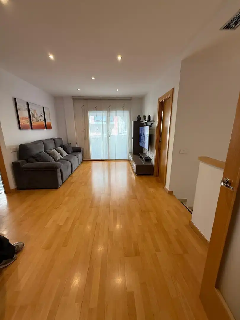 Wohnzimmer von Maisonette zum Verkauf in L'Hospitalet de Llobregat mit Klimaanlage, Heizung und Parkett