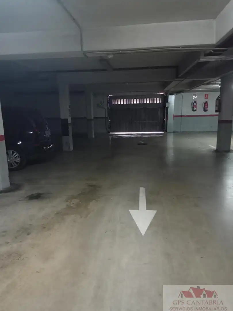 Parking de Apartamento en venta en Reocín con Calefacción y Trastero