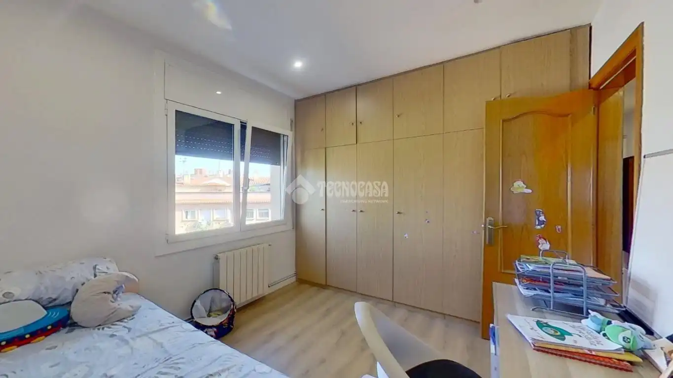 Habitación de Piso en venta en Barberà del Vallès con Calefacción y Balcón