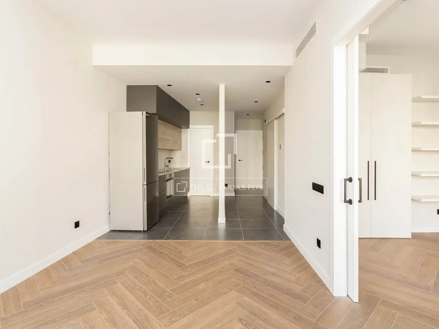 Exterior view of Flat for sale in Barcelona  with Air Conditioner, Heating and Parquet flooring