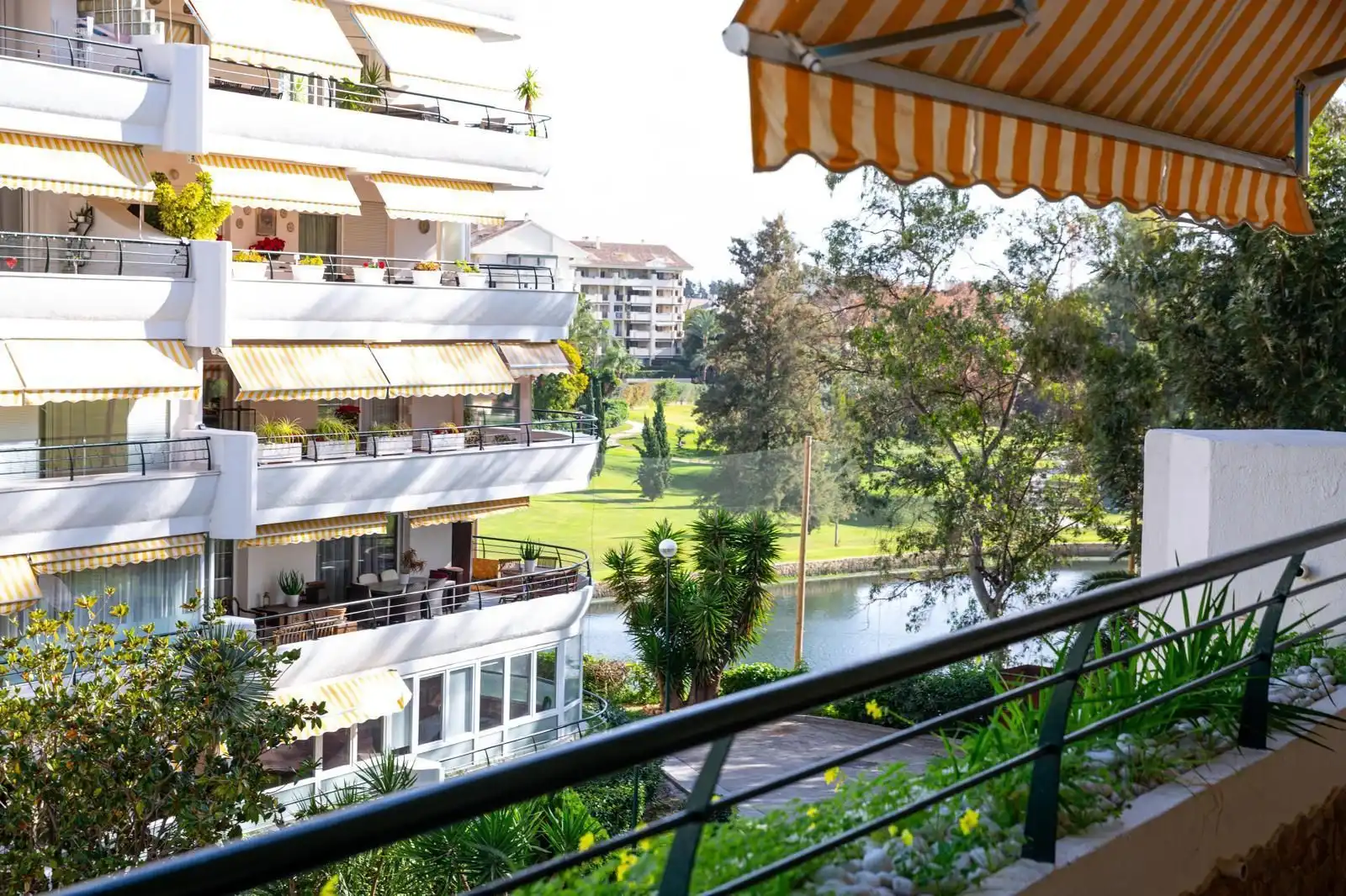Terraza de Piso en venta en Marbella con Aire acondicionado, Terraza y Trastero