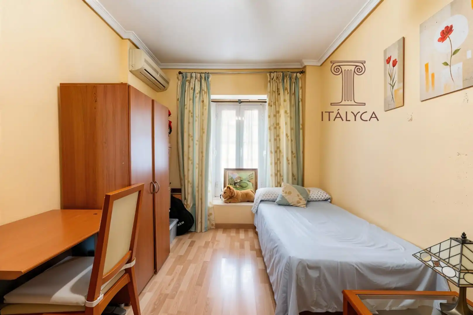 Habitación de Casa adosada en venta en Tomares con Aire acondicionado, Terraza y Trastero