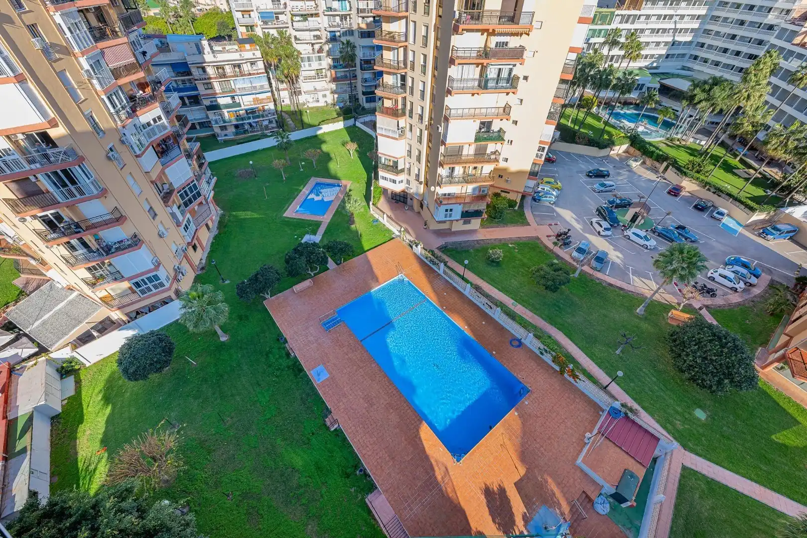 Piscina de Pis en venda en Torremolinos amb Aire condicionat, Calefacció i Jardí privat