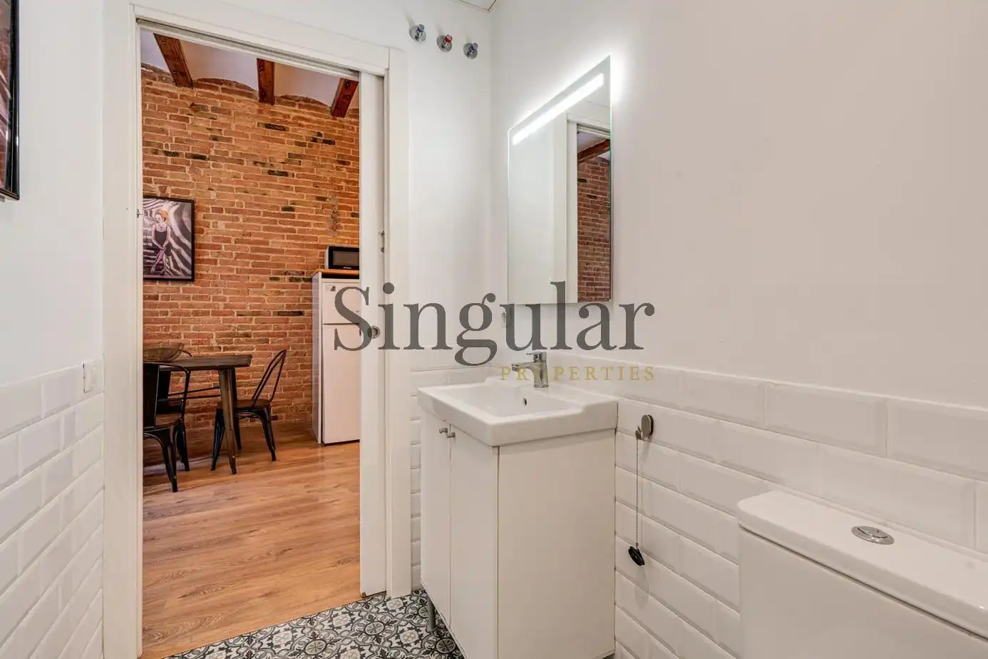 Bany de Apartament en venda en Barcelona amb Aire condicionat, Calefacció i Moblat