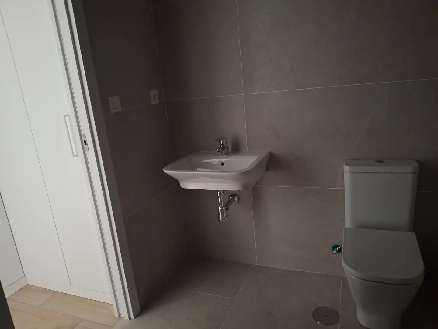 Baño de Planta baja en venta en Chipiona con Aire acondicionado, Calefacción y Jardín privado