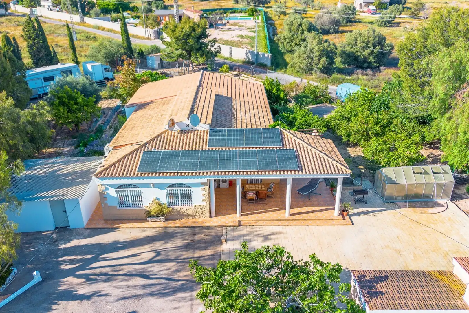 Außenansicht von Haus oder Chalet zum Verkauf in Alicante / Alacant mit Schwimmbad
