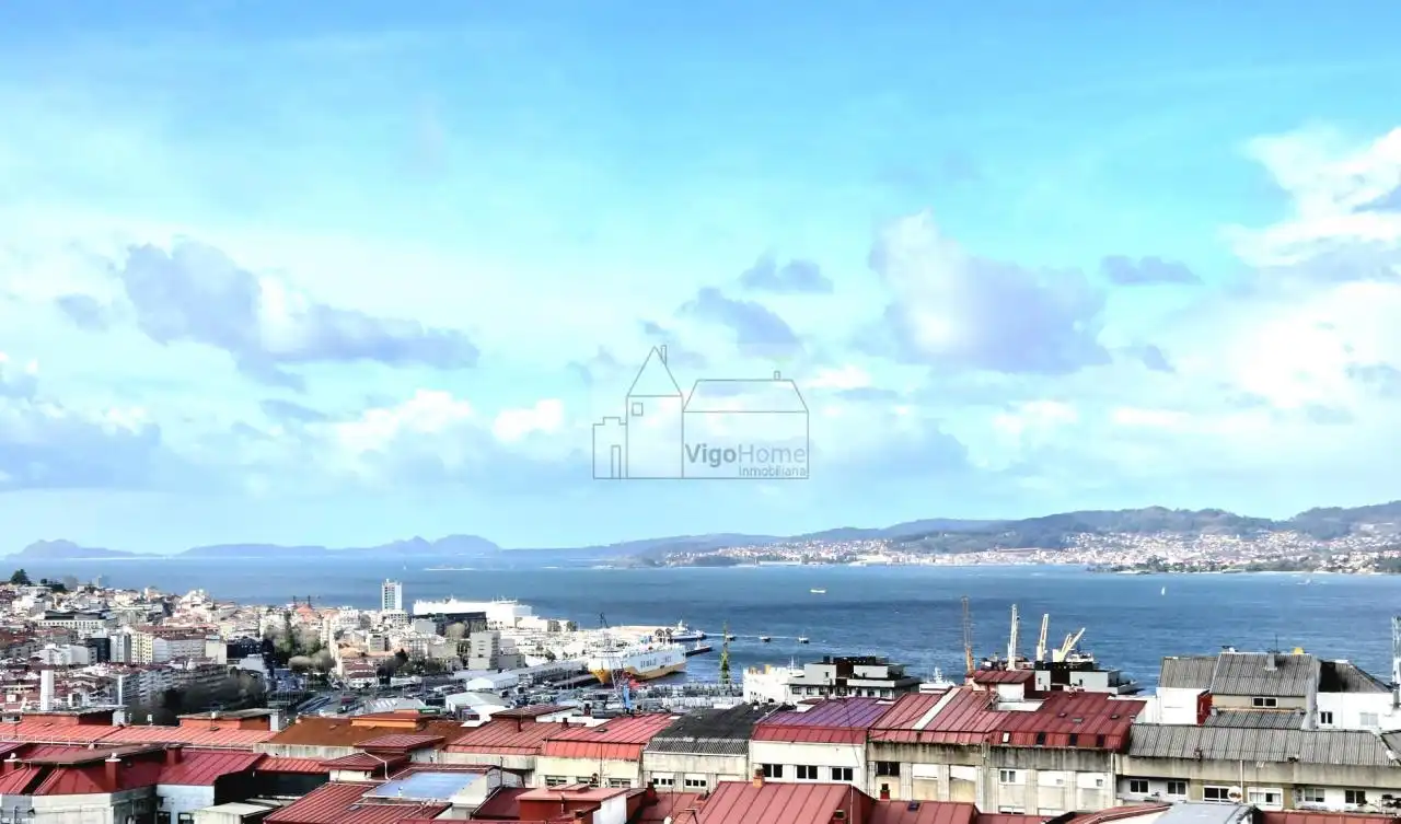 Außenansicht von Wohnung zum Verkauf in Vigo  mit Terrasse und Balkon