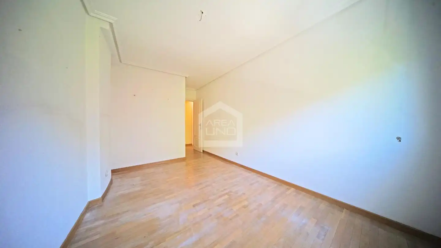 Habitación de Piso en venta en Madrid con Calefacción