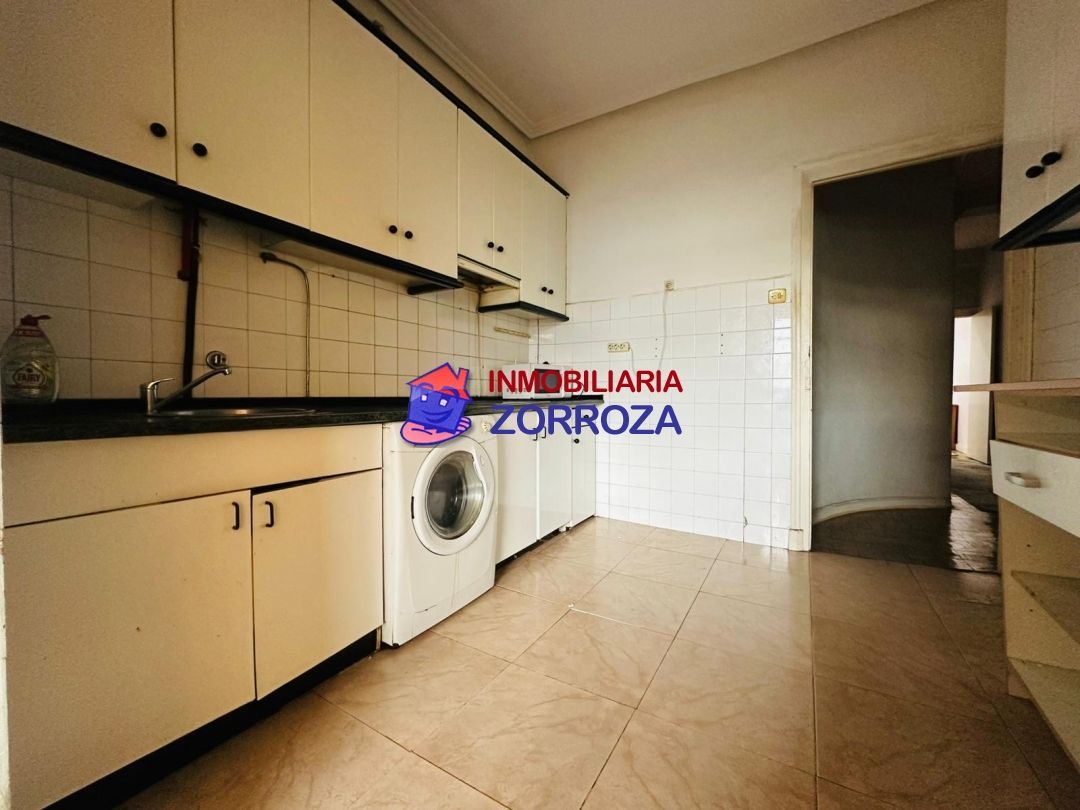 Cuina de Pis en venda en Barakaldo  amb Balcó