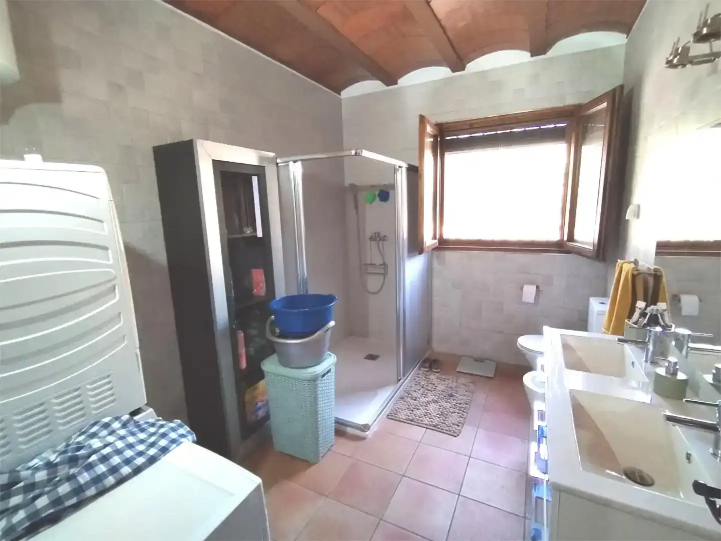 Bany de Pis en venda en Elche de la Sierra amb Aire condicionat, Jardí privat i Piscina
