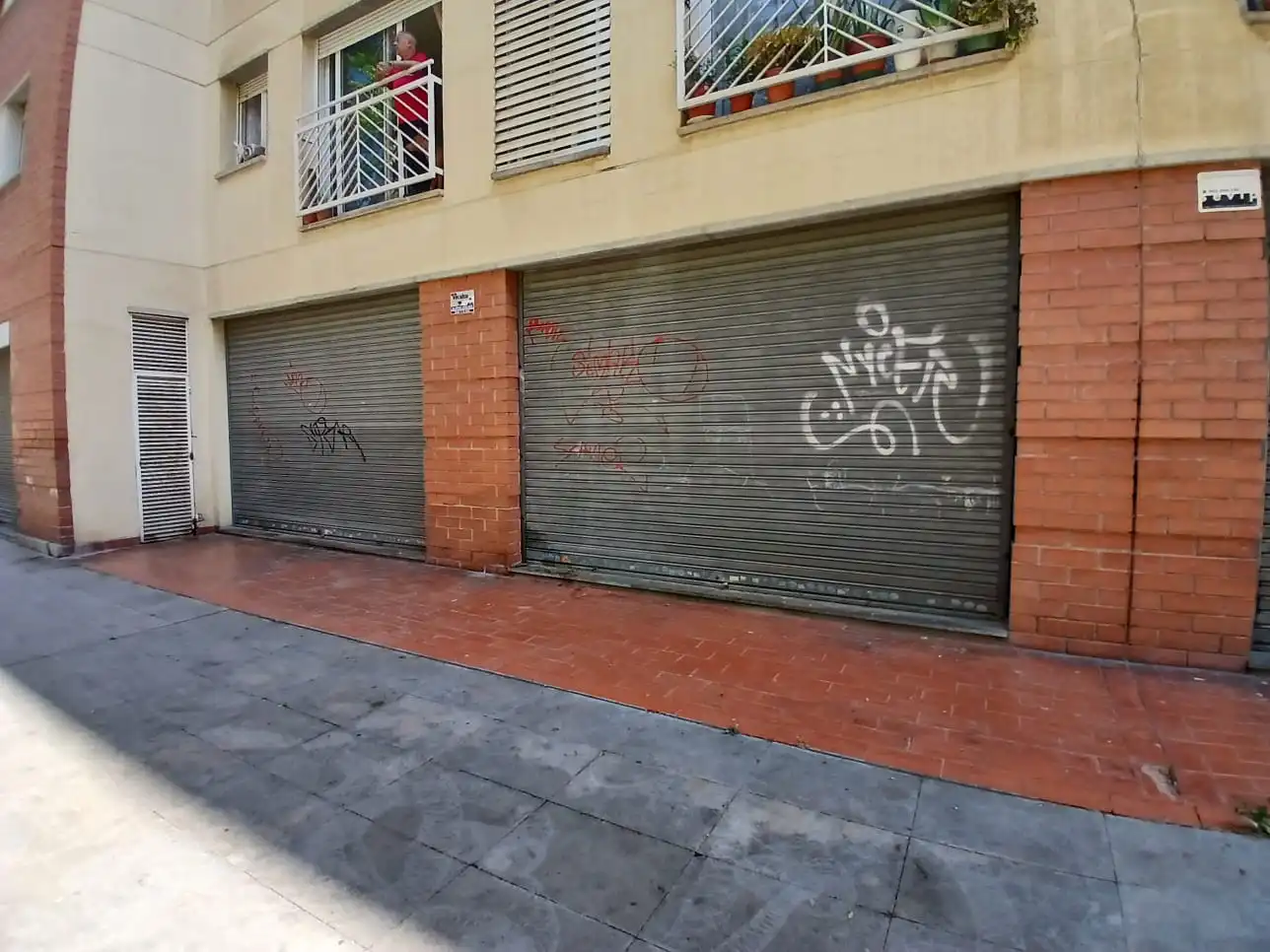 Local de alquiler en Sant Adrià de Besòs con Alarma