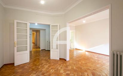 Flat for sale in  Barcelona Capital  with Heating and Parquet flooring