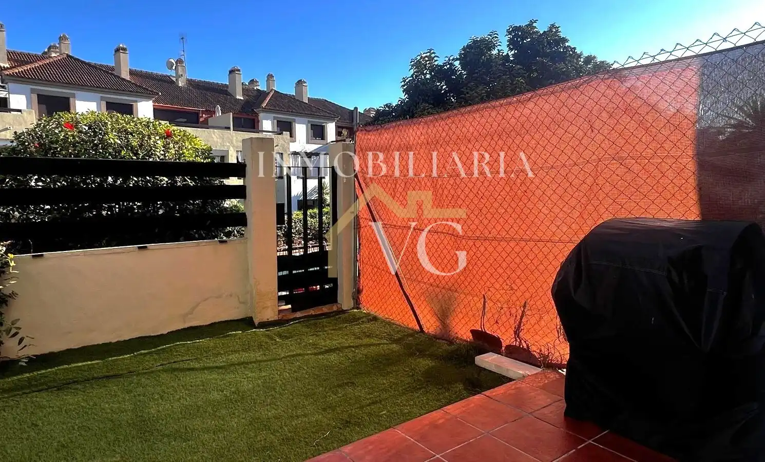 Jardí de Pis en venda en Guillena amb Parquet, Traster i Piscina