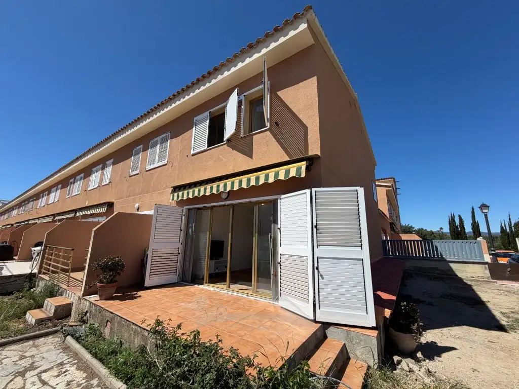 Vista exterior de Casa o xalet en venda en Cambrils amb Piscina comunitària