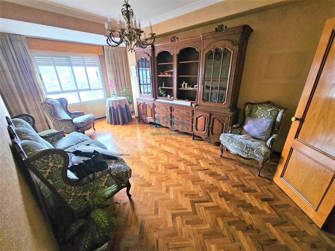 Sala de estar de Piso en venta en Ourense Capital  con Calefacción