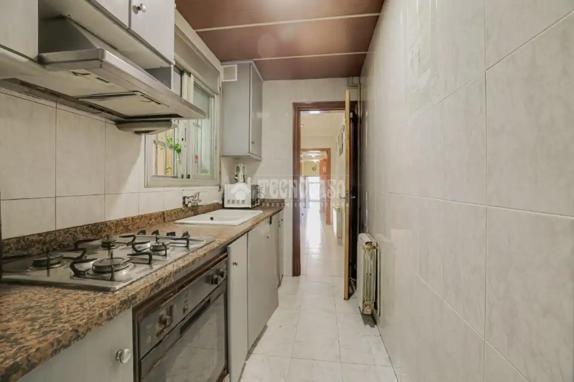 Cuina de Pis en venda en Terrassa amb Terrassa i Balcó