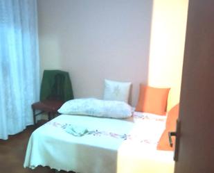 Bedroom of Flat to rent in Arenas de San Pedro  with Heating, Terrace and Furnished