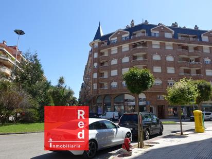 Vista exterior de Dúplex en venda en Castro-Urdiales amb Terrassa