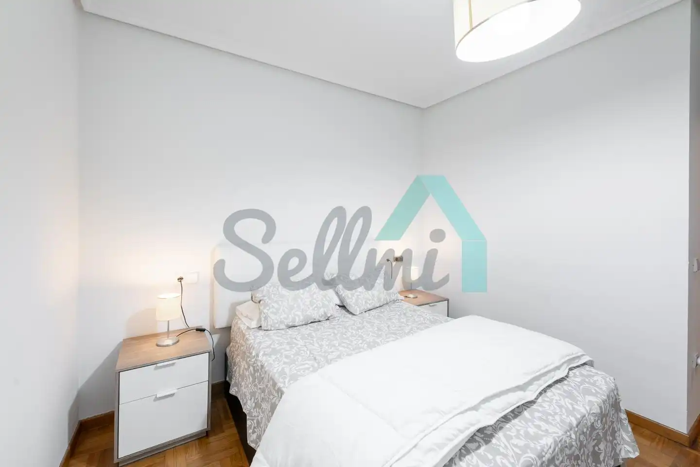 Bedroom of Flat for rent in Gijón   with Heating, Parquet flooring and Furnished