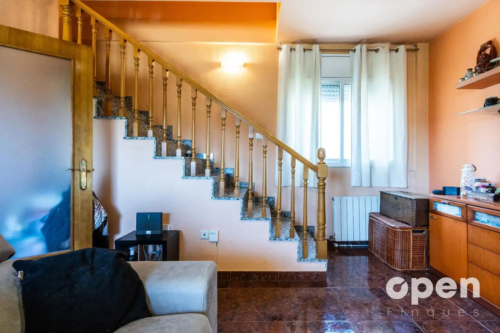 Sala d'estar de Casa adosada en venda en Terrassa amb Aire condicionat, Calefacció i Terrassa