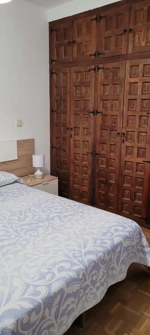 Schlafzimmer von Wohnung zur Miete in Cuenca mit Heizung, Möbliert und Ofen