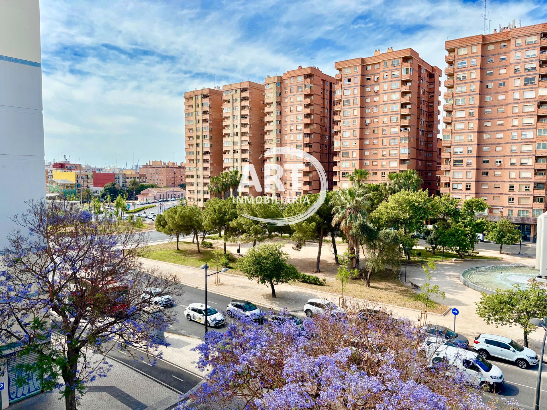 Exterior view of Flat for sale in  Valencia Capital  with Air Conditioner, Heating and Oven