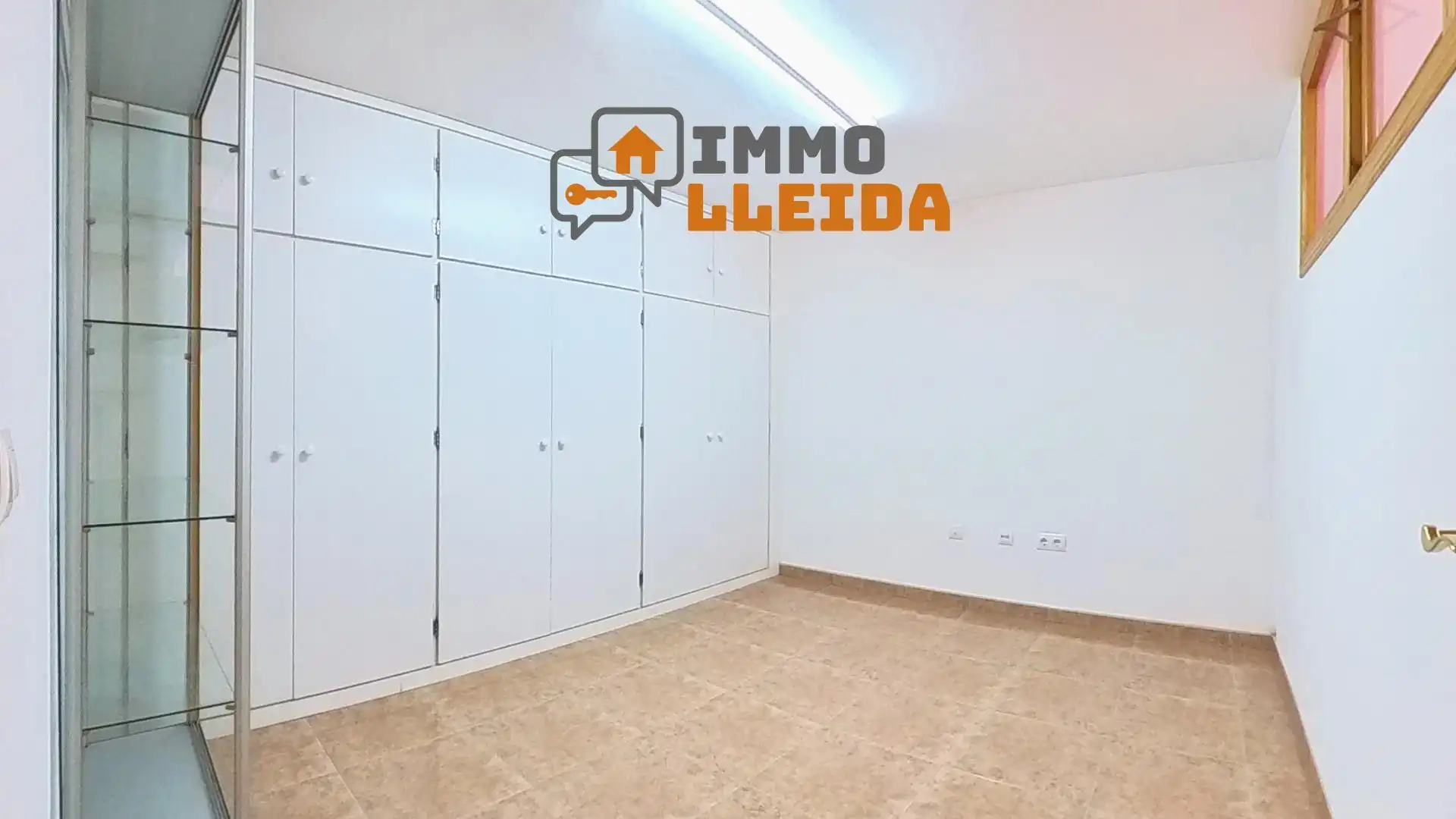 Schlafzimmer von Geschaftsraum zum Verkauf in Alfarràs mit Terrasse