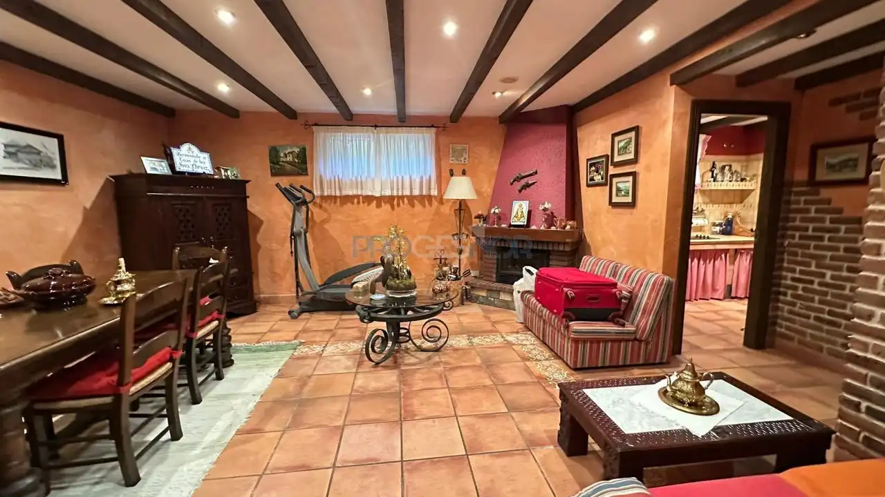 Casa o chalet en venta en Sariegos con Calefacción, Jardín privado y Terraza
