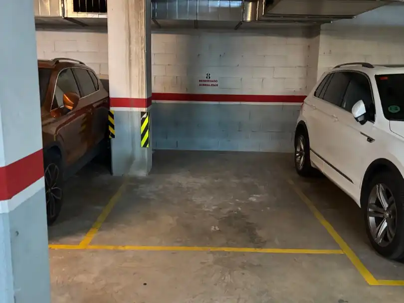 Einzelparkplatz zum Verkauf in Ctra. Ripollet 8-10-12