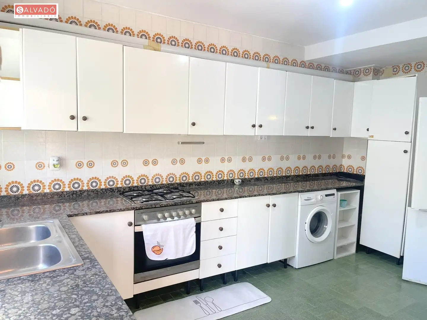 Küche von Erdgeschoss zum Verkauf in Calafell mit Heizung, Privatgarten und Terrasse