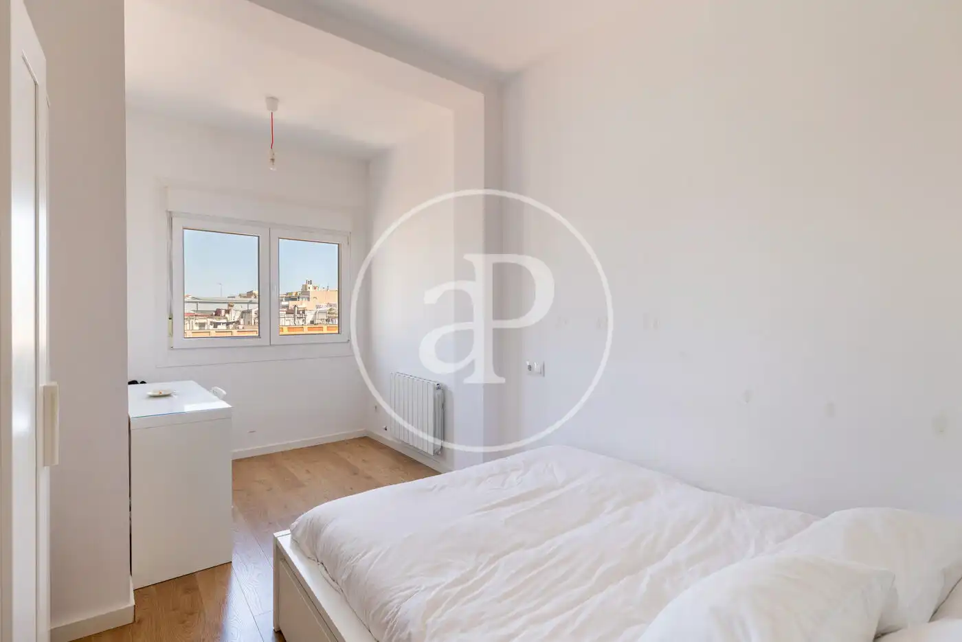 Bedroom of Attic for sale in Barcelona  with Air Conditioner, Heating and Terrace