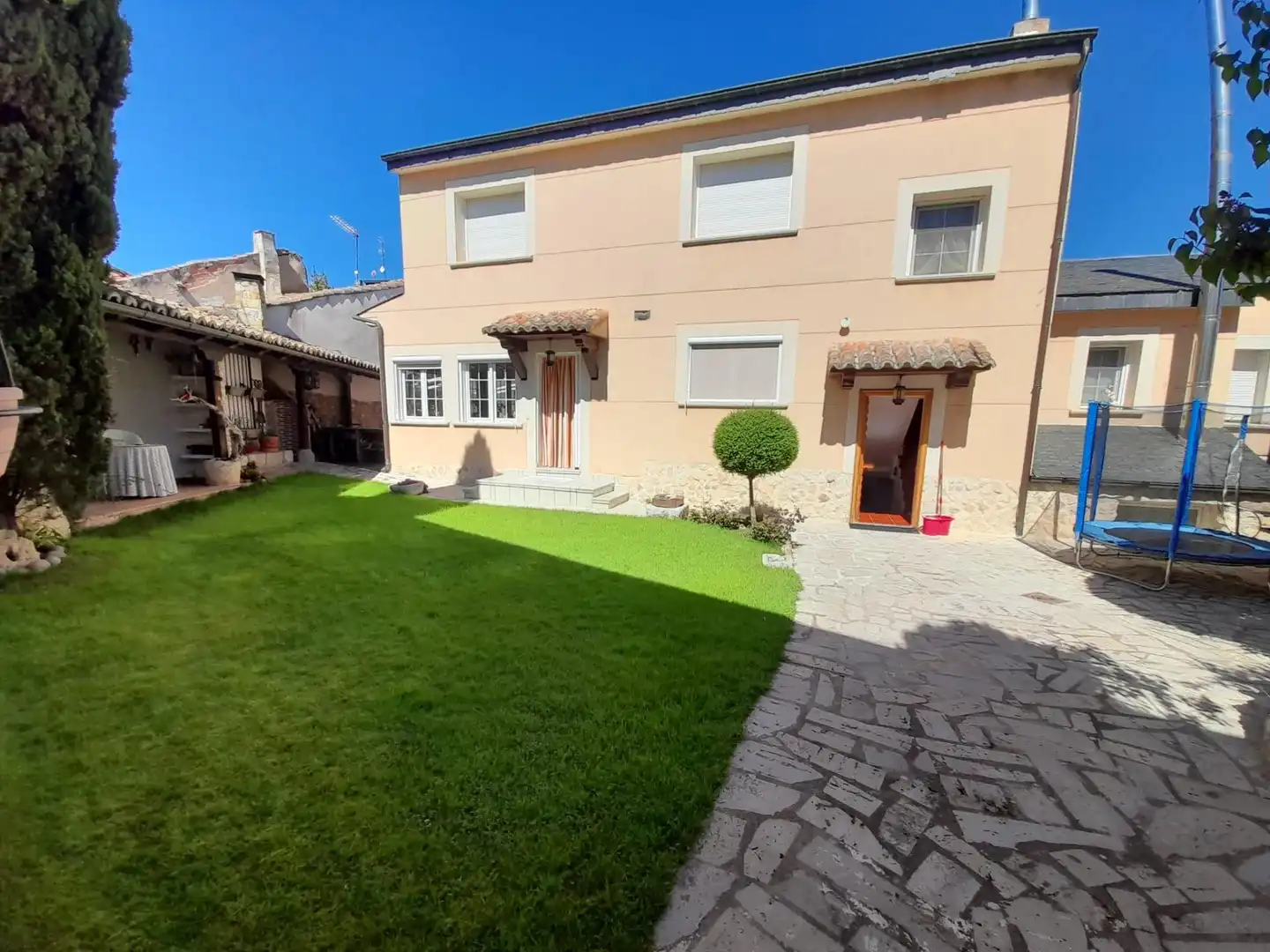Vista exterior de Casa o chalet en venta en Zaratán con Calefacción, Jardín privado y Terraza
