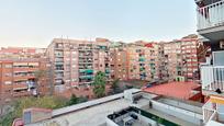 Exterior view of Flat for sale in  Barcelona Capital  with Heating and Balcony