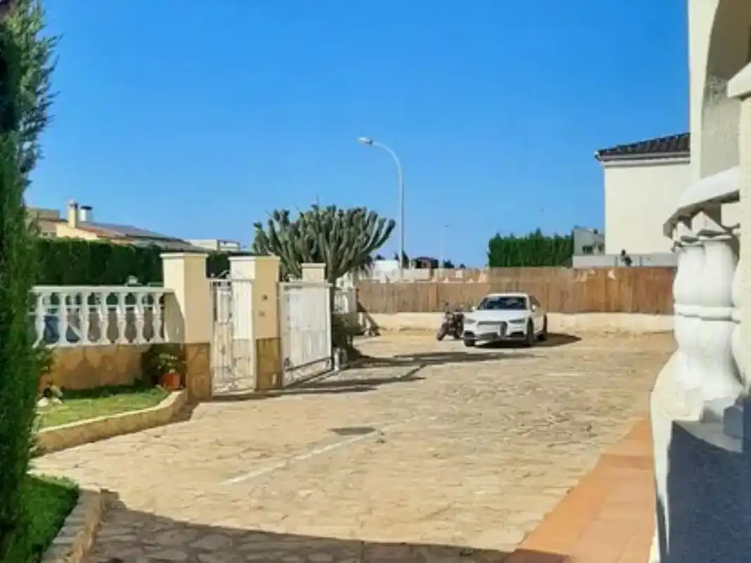 Flat for sale in Oliva  with Air Conditioner, Storage room and Swimming Pool