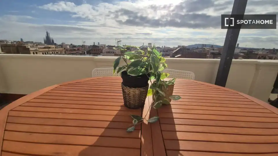 Flat with terrace to rent in Gràcia, imagen 2