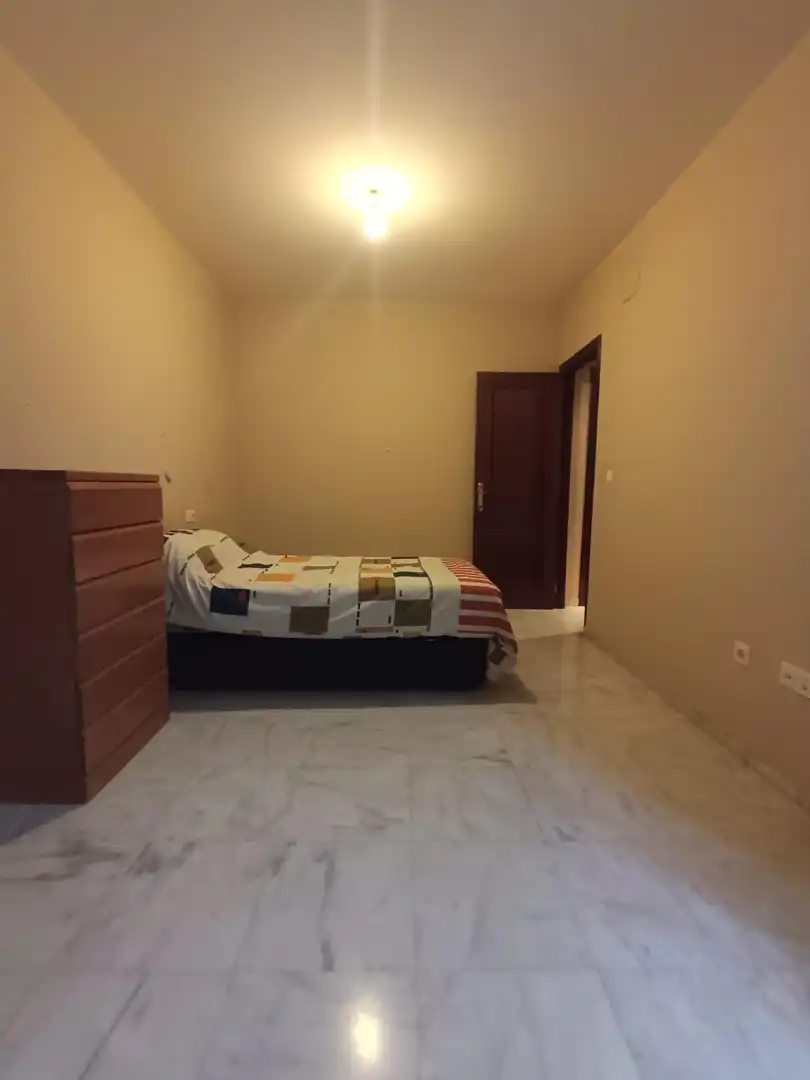Habitación de Piso en venta en La Algaba con Aire acondicionado