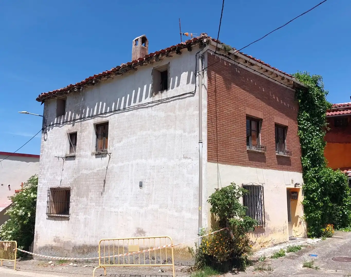 Vista exterior de Casa o chalet en venta en Villafranca Montes de Oca