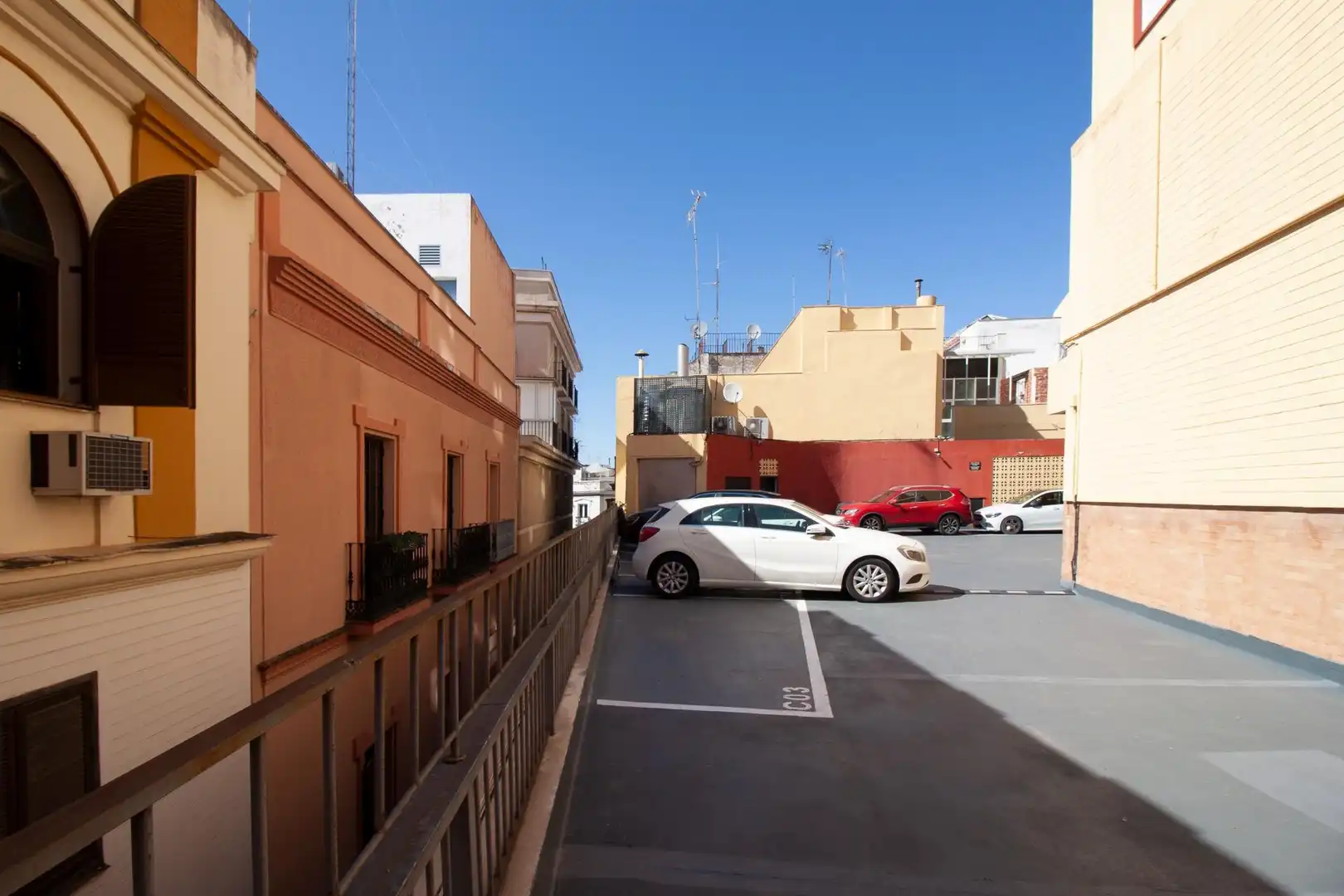 Exterior view of Flat for rent in Sevilla  with Air Conditioner and Heating