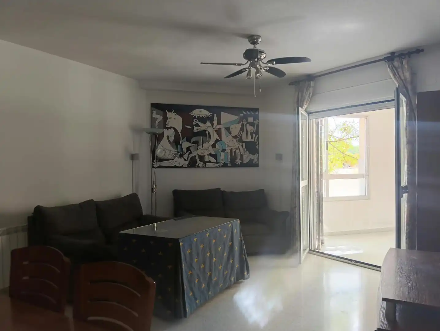 Living room of Flat for rent in Granada  with Air Conditioner, Heating and Terrace