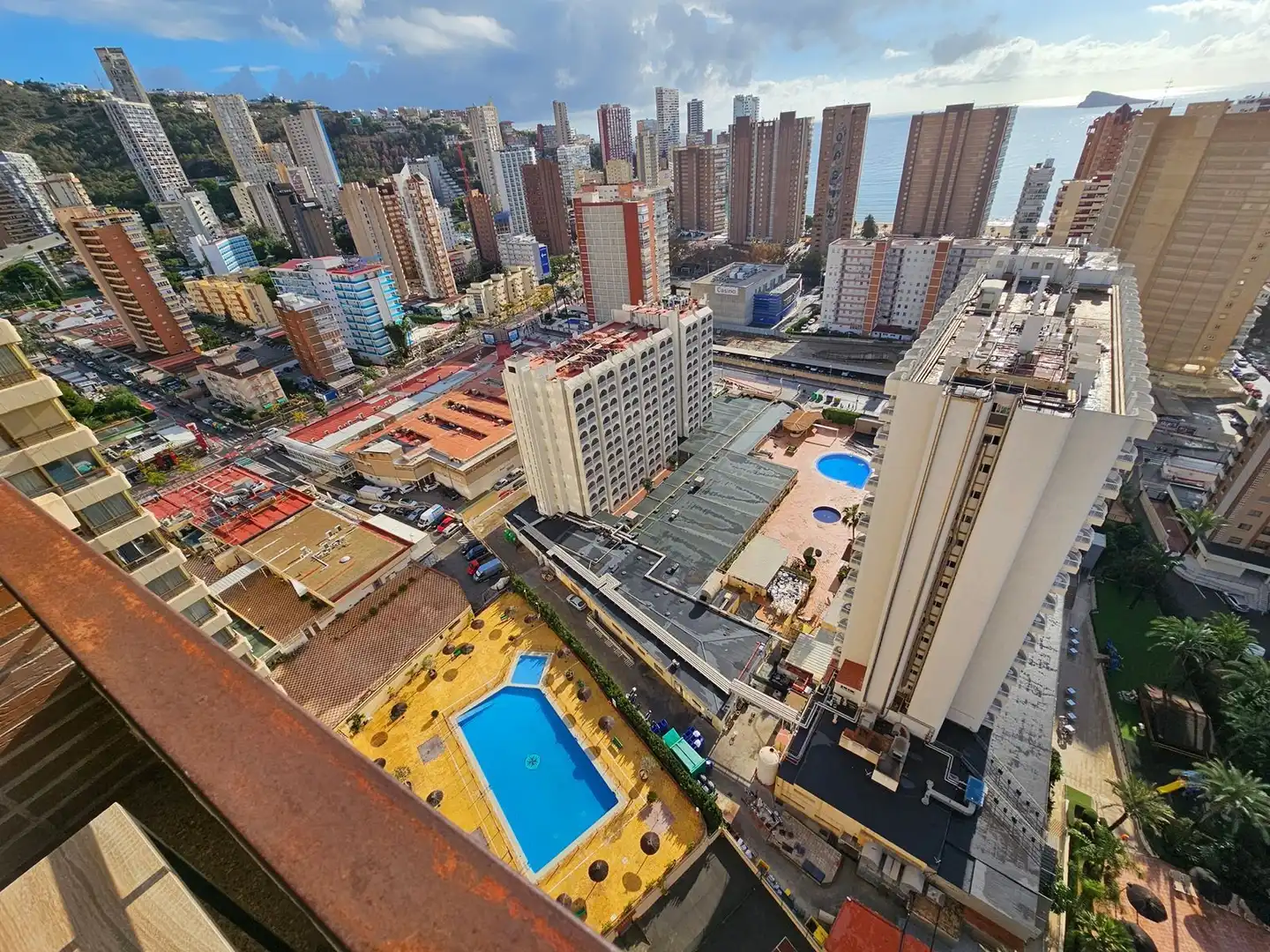 Außenansicht von Wohnung zur Miete in Benidorm mit Klimaanlage, Heizung und Terrasse
