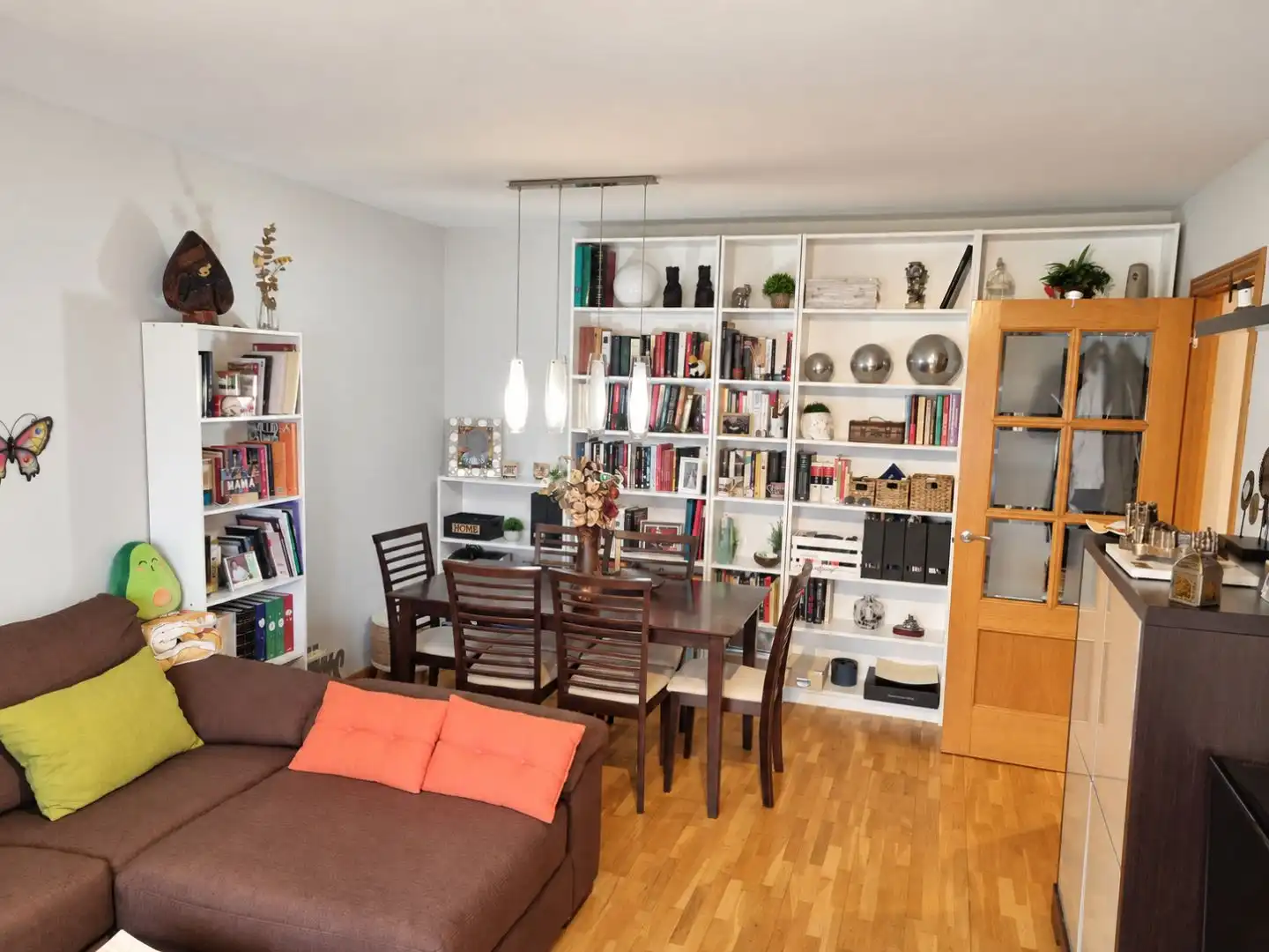Sala d'estar de Pis de lloguer en Villaquilambre amb Terrassa i Balcó