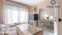 Living room of Flat for sale in  Granada Capital  with Air Conditioner