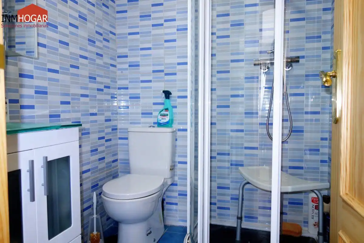 Badezimmer von Country house zum Verkauf in Ávila mit Privatgarten, Terrasse und Abstellraum