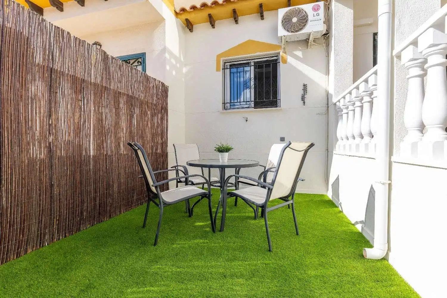 Terraza de Casa adosada en venta en Orihuela con Aire acondicionado, Calefacción y Jardín privado