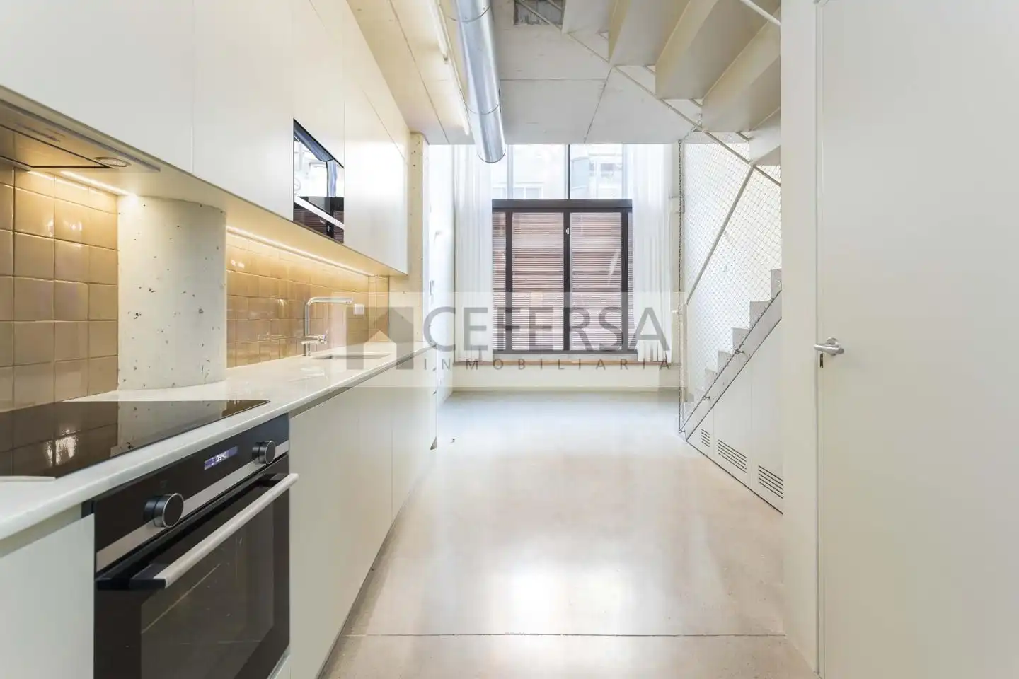 Planta baja en venta en De Sardenya, Sagrada Família