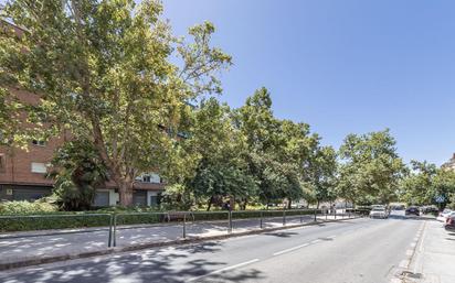 Exterior view of Flat for sale in  Granada Capital  with Terrace and Balcony