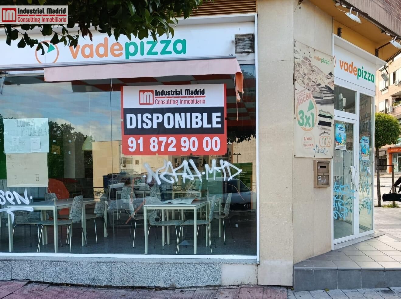 Local de lloguer a Calle de María Zayas, Centro