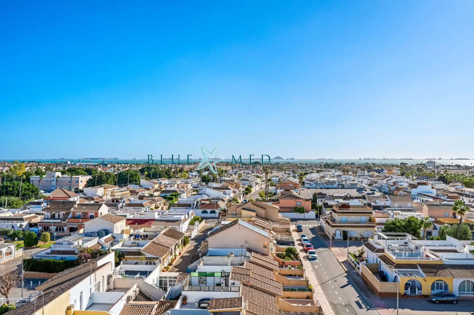 Vista exterior de Apartament en venda en Los Alcázares amb Aire condicionat, Terrassa i Moblat